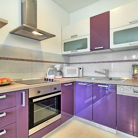 Summertime House With Apartment Umag Exterior foto