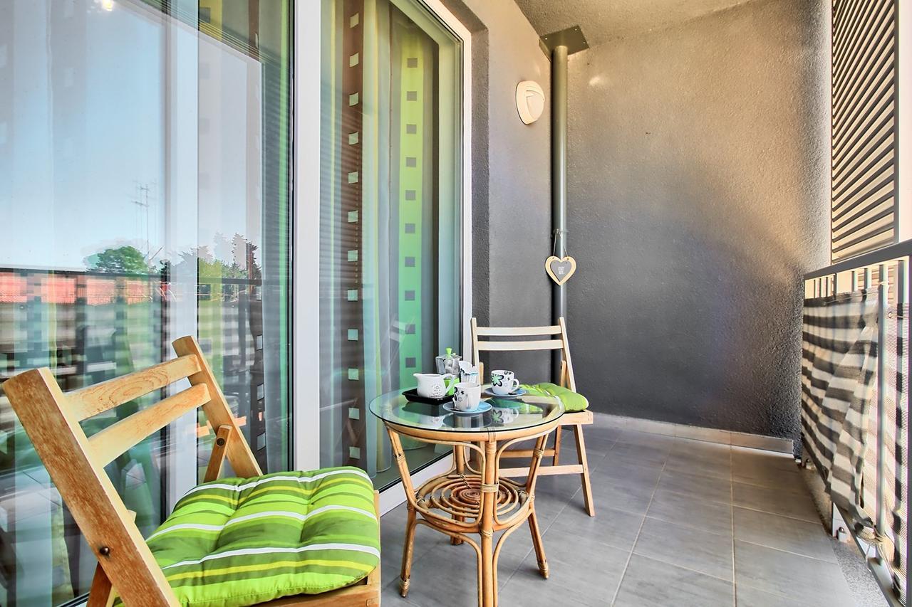 Summertime House With Apartment Umag Exterior foto