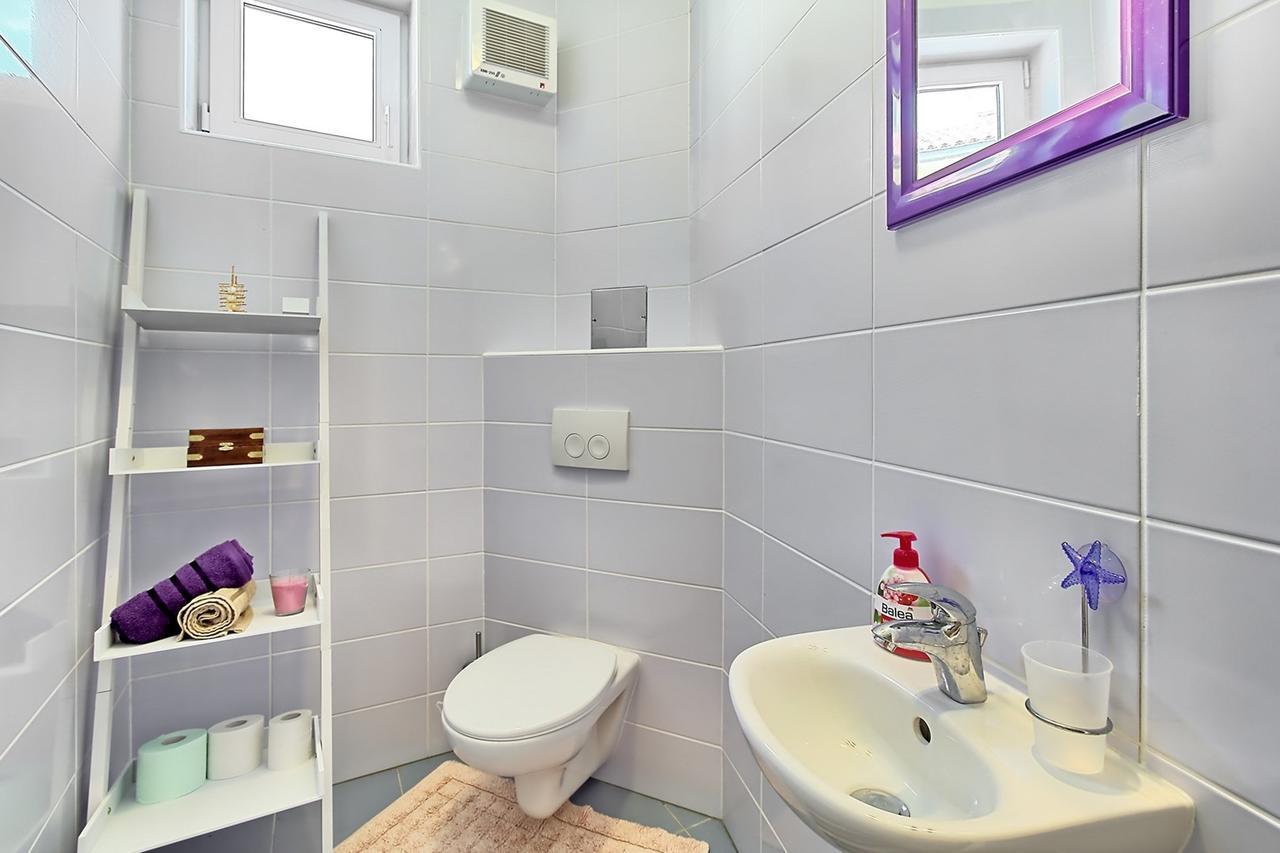 Summertime House With Apartment Umag Exterior foto